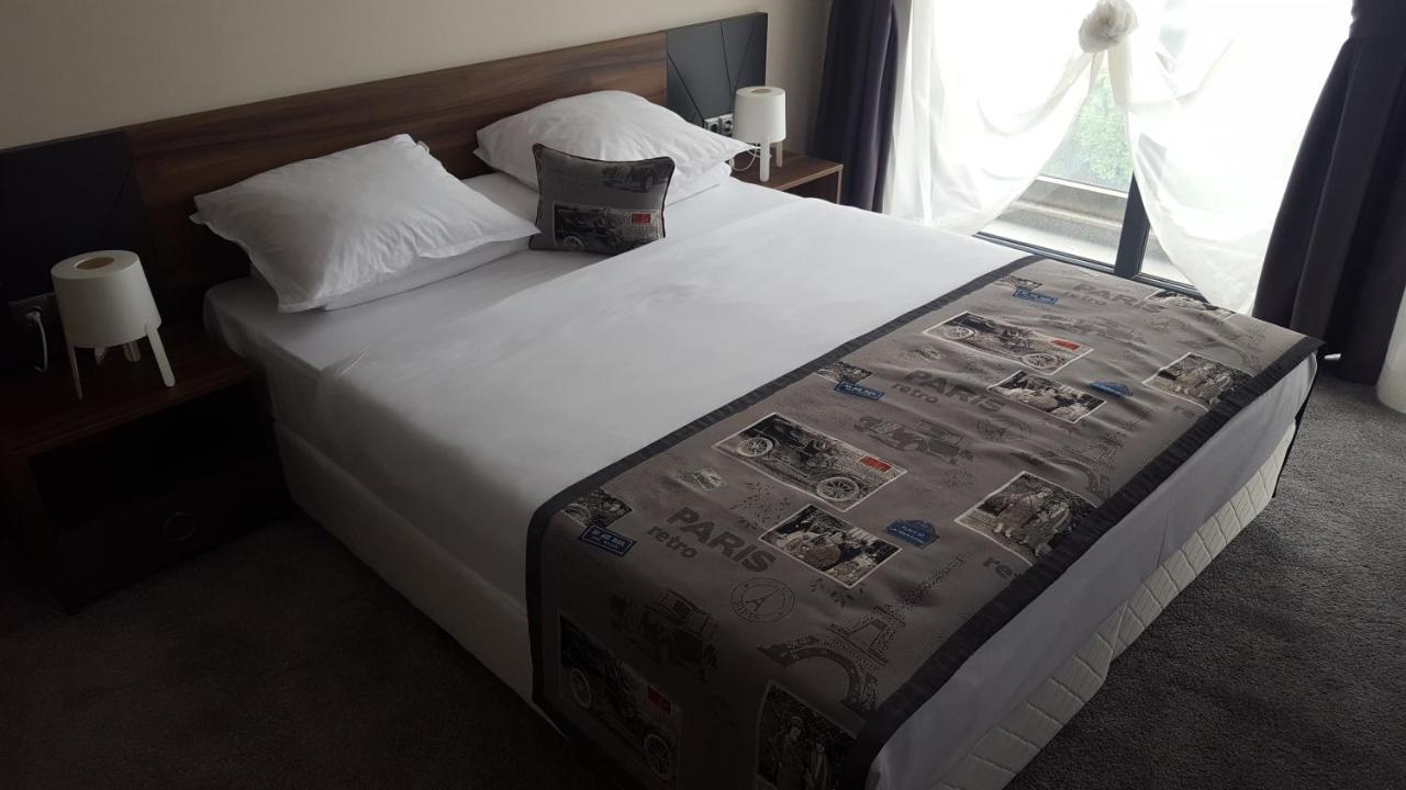 Family Hotel Novel City ブルガス エクステリア 写真