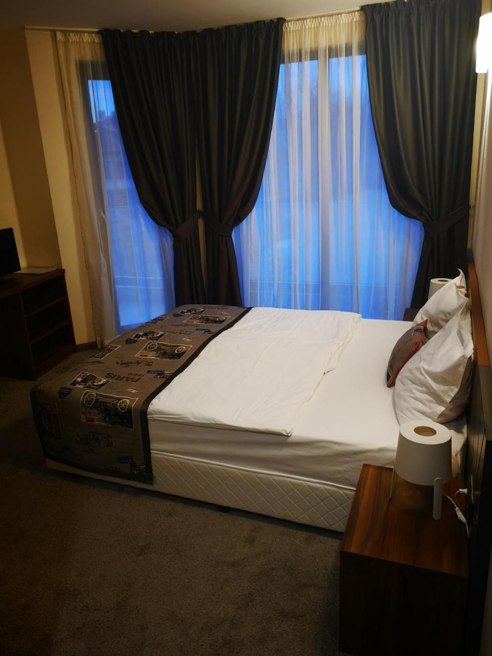 Family Hotel Novel City ブルガス エクステリア 写真